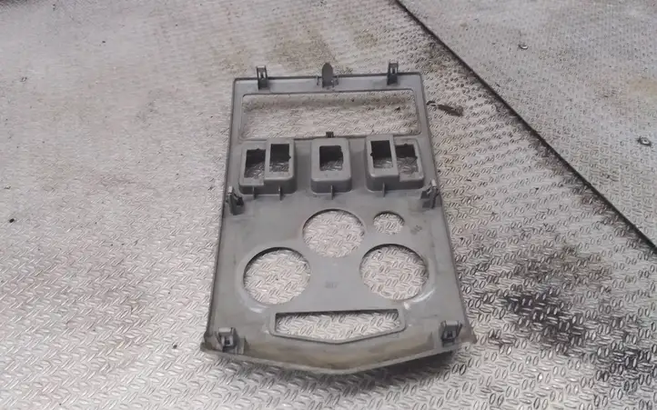 Dacia Logan I (2004 - 2012) Отделка блока климат-контроля — фото 2