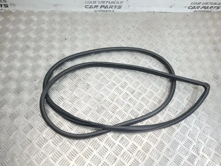Subaru Forester SH (2008 - 2013) Уплотнитель передней двери (кузов) — фото 2