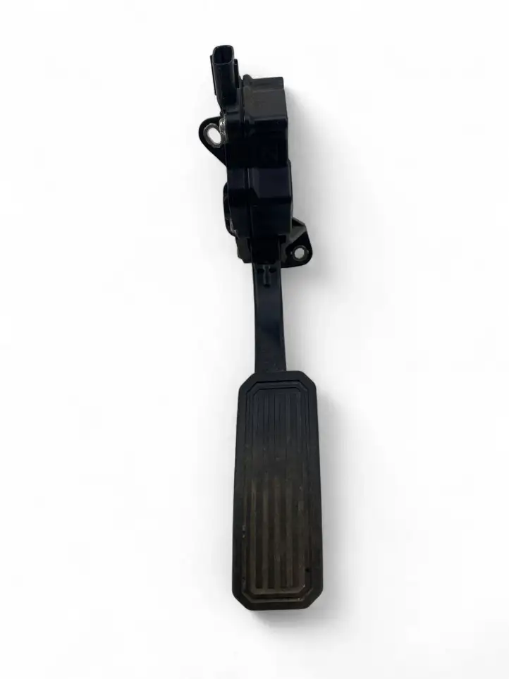 Toyota Prius (XW30) (2009 - 2015) 7811012010 Кронштейн педали акселератора — фото 1