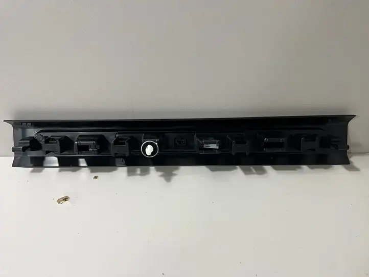 BMW X7 G07 (2018 - )  7479935 Комплект обшивки порога (внутренний)