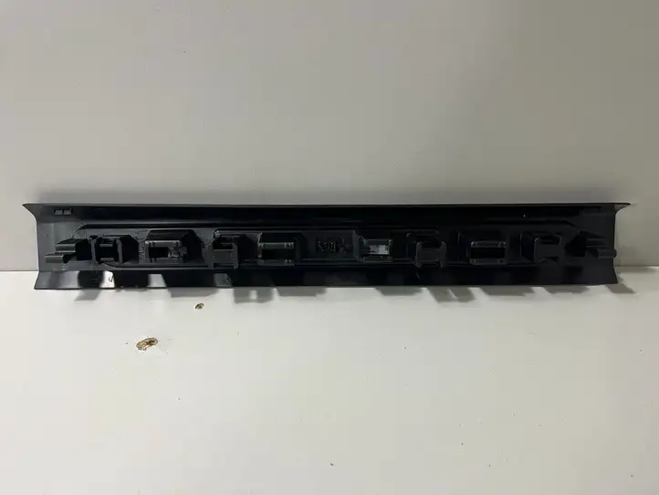 BMW X7 G07 (2018 - )  7479935 Комплект обшивки порога (внутренний)