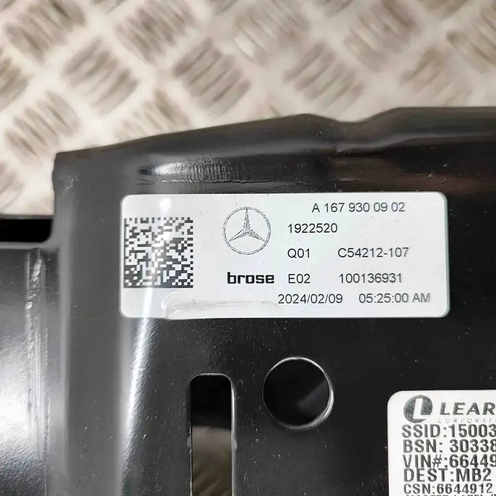Mercedes-Benz GLE W167 (2019 - ) A1679300902 Заднее сиденье — фото 8