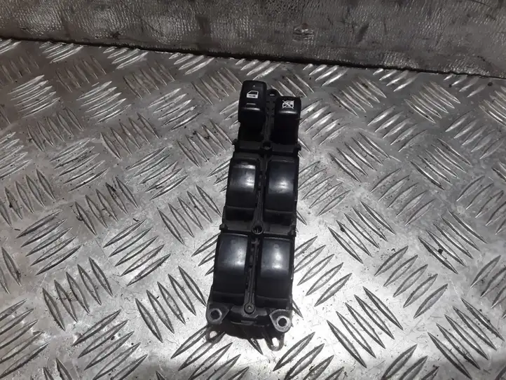 Toyota Avensis Verso (2004 - 2009) 8404044030 Блок кнопок стеклоподъемников — фото 1