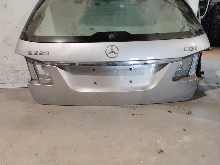 Mercedes-Benz E W212 (2009 - 2016) A2127400001 Крышка багажника — фото 3