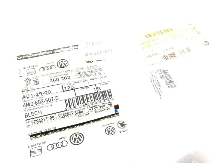 Audi Q7 4M (2015 - ) 4M0802507D Кронштейн панели радиатора — фото 4