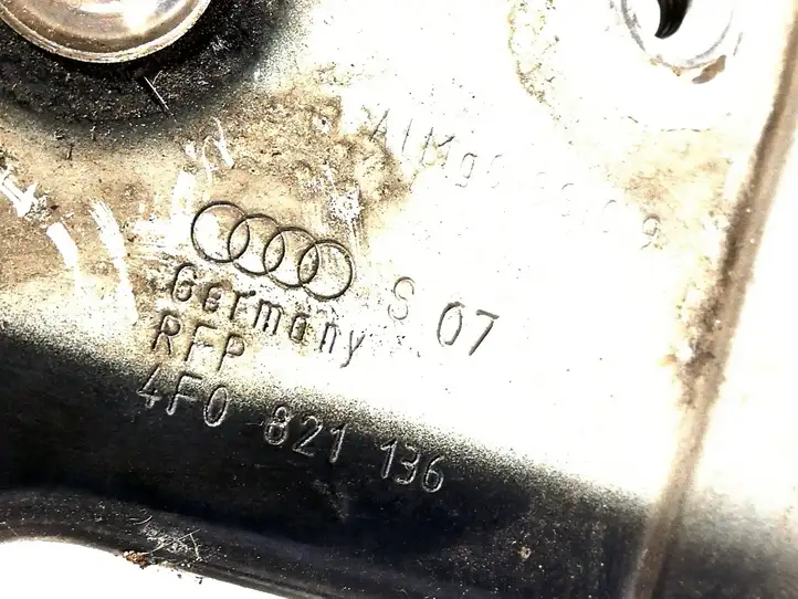 Audi A6 S6 C6 4F (2004 - 2008) 4F0821136 Крепление крыла — фото 2
