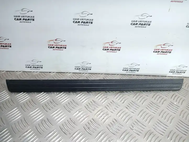 Toyota RAV 4 (XA20) (2000 - 2005) 6791142010 Внутренняя отделка переднего порога — фото 1