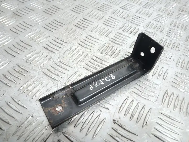 Kia Sorento (2002 - 2006) Кронштейн переднего подкрылка — фото 2