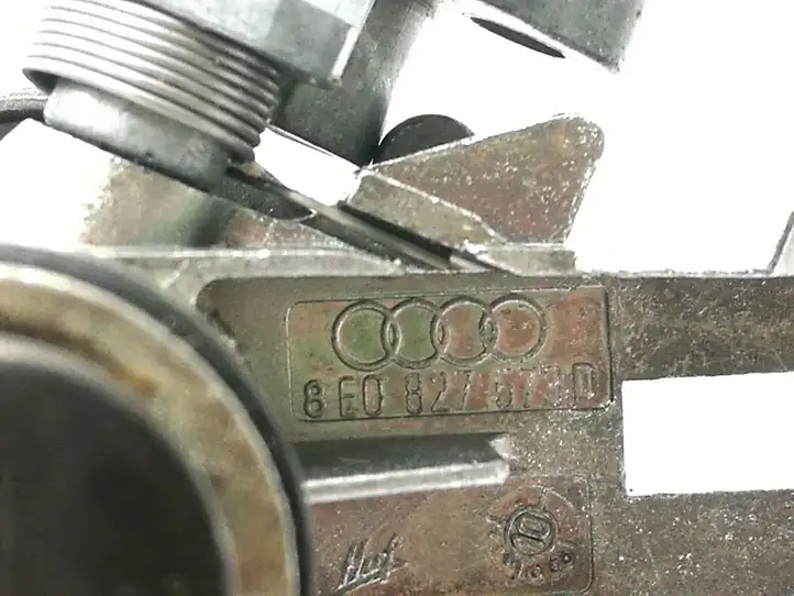 Audi A8 S8 D4 4H (2010 - 2014) 8E0827573D Замок крышки багажника — фото 6