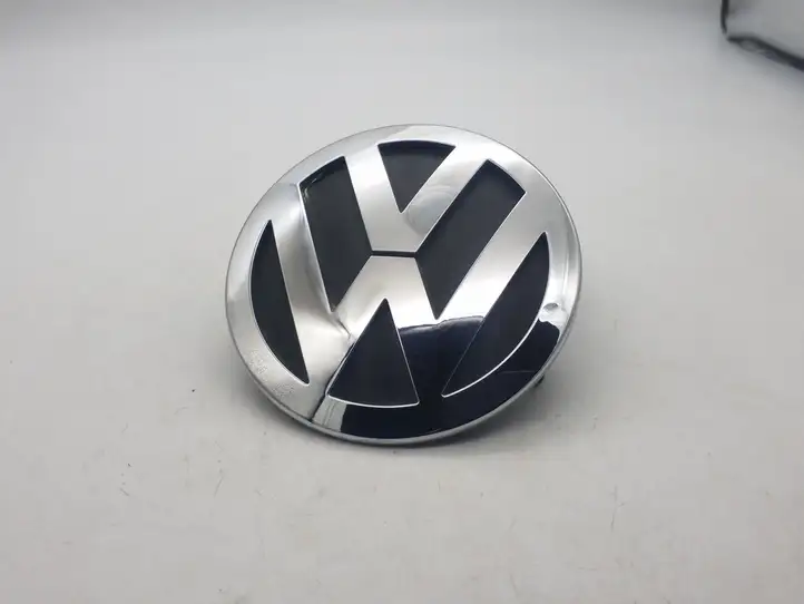 Volkswagen Tiguan (2007 - 2011) 3C9853630 Эмблема производителя — фото 1