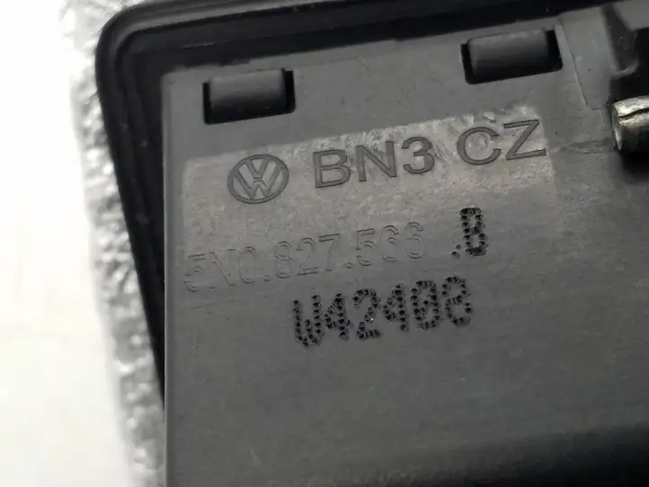 Audi A4 S4 B8 8K (2007 - 2011) 5N0827566B Ручка крышки багажника — фото 3