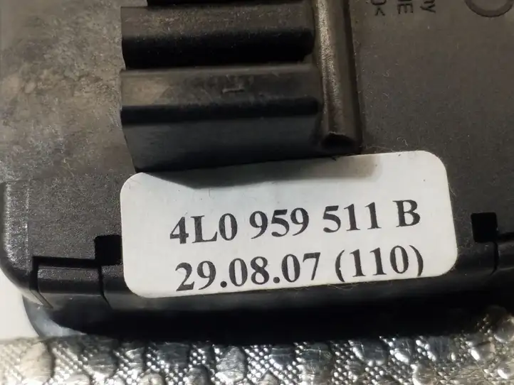 Audi Q7 4L (2005 - 2009) 4L0959511B Кнопка открытия задней двери — фото 3