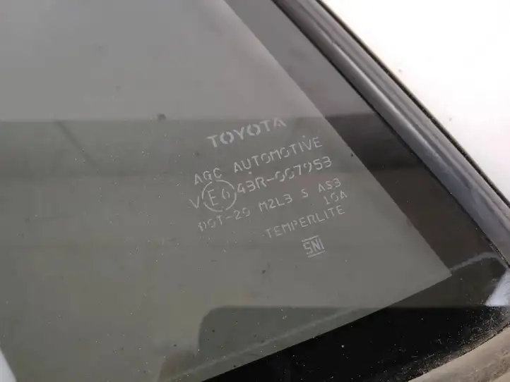 Toyota RAV 4 (XA50) (2018 - ) 6818942070 Форточка двери — фото 2