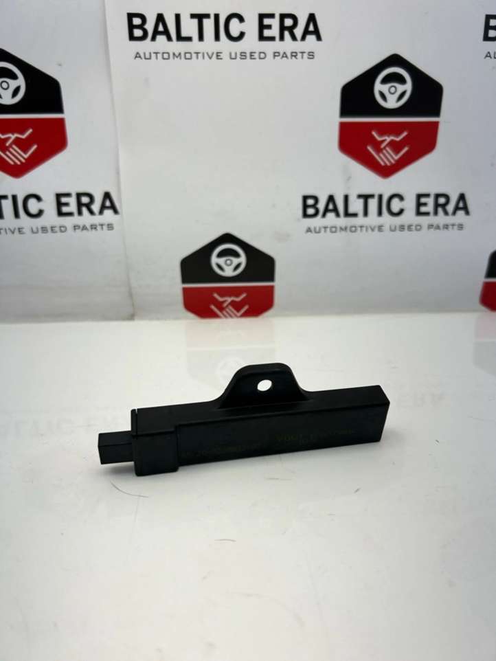 9220832 BMW 5 F10 F11 Interjero komforto antena