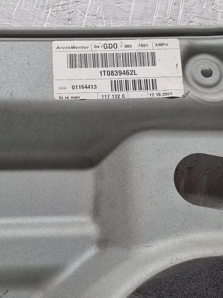 Volkswagen Touran I (2003 - 2010) 1T0839462L Механический стеклоподъемник задней двери — фото 2
