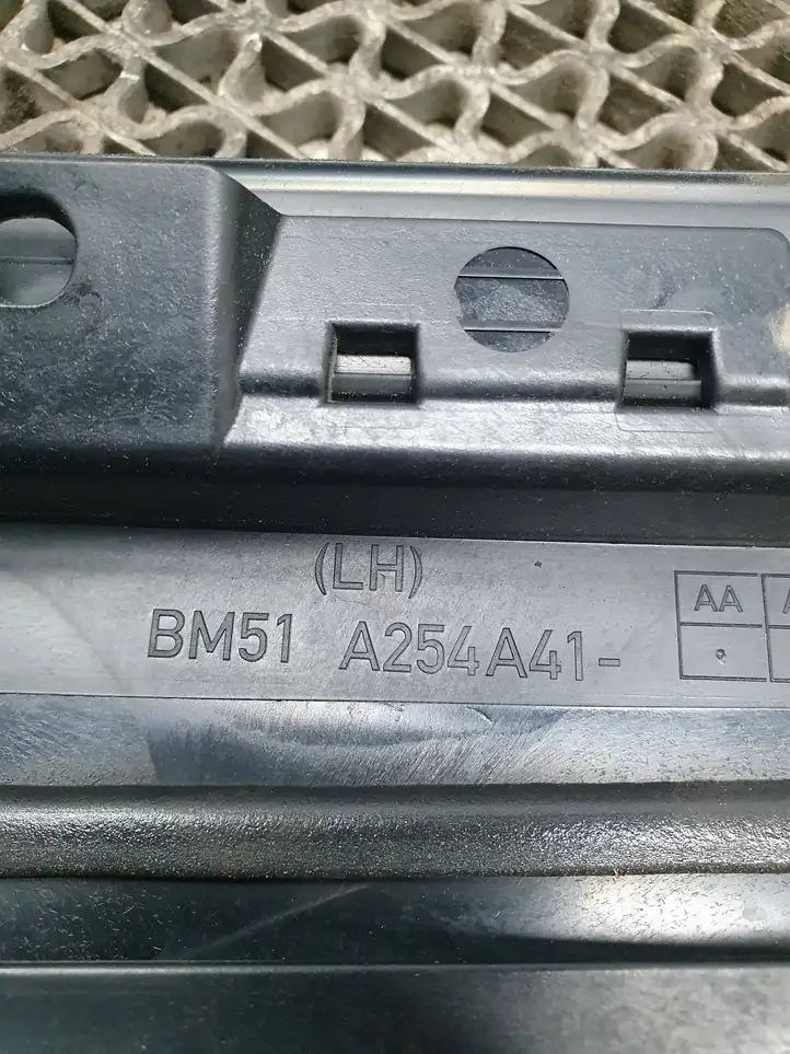 Ford Focus (2011 - 2015) BM51A254A41 Накладка стекла задней двери — фото 6