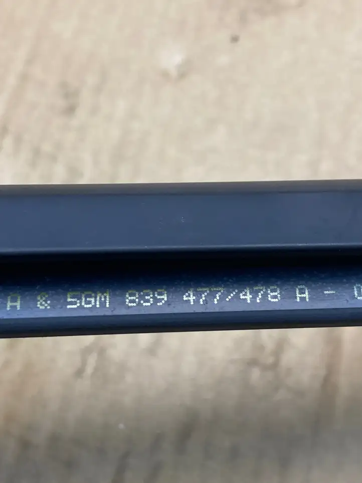 Volkswagen Golf VII (2013 - 2019) 5G9839477 Накладка стекла задней двери — фото 4