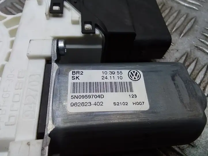 Volkswagen Tiguan (2007 - 2011) 5N0959704D Стеклоподъемник задней двери — фото 3