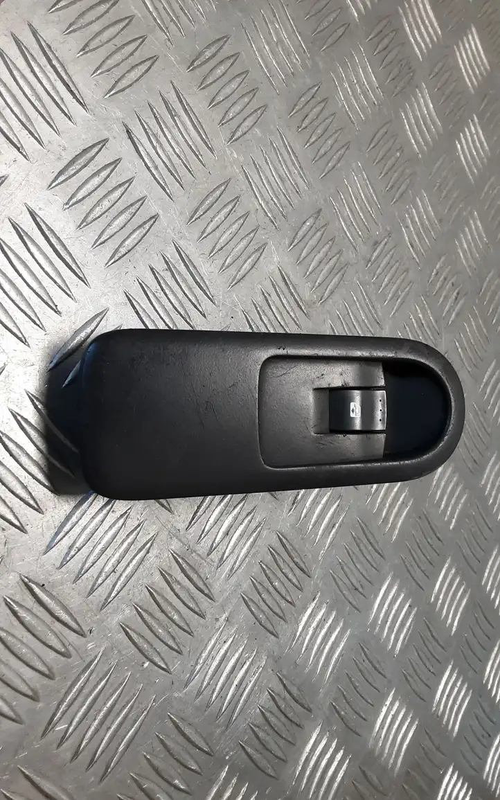 Renault Scenic II - Grand scenic II (2003 - 2006) 156013740 Блок кнопок стеклоподъемников — фото 1