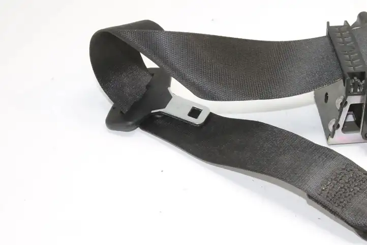 BMW 7 E65 E66 (2001 - 2008)   Средний ремень безопасности ()