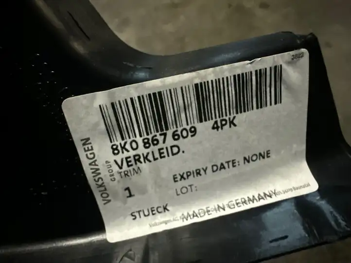 Audi A4 S4 B8 8K (2007 - 2011) 8k0867609 Накладка стекла передней двери — фото 3
