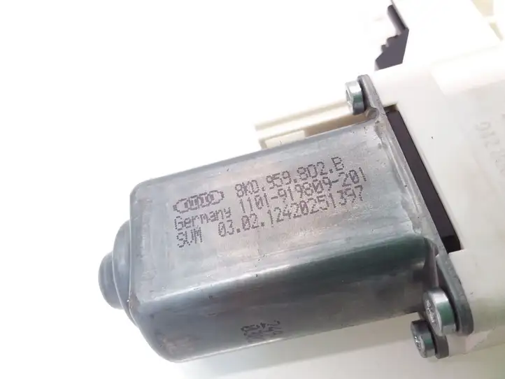 Audi A8 S8 D4 4H (2010 - 2014) 8K0959802B Стеклоподъемник задней двери — фото 2