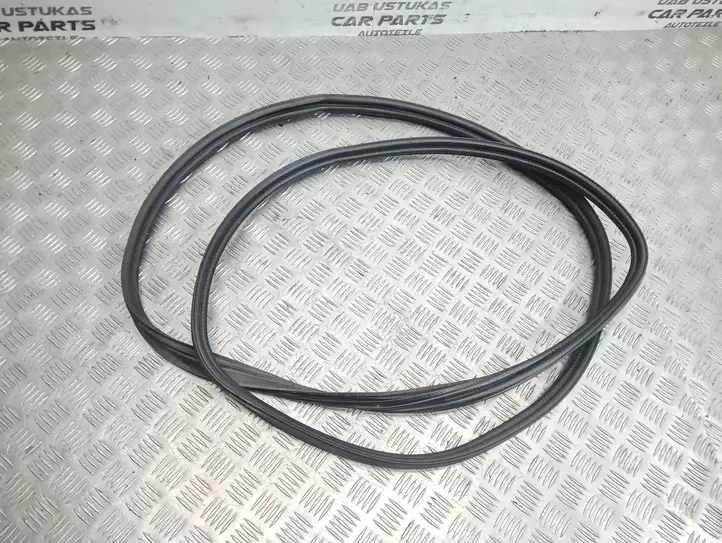 Subaru Forester SH (2008 - 2013) Уплотнитель багажной двери (кузов) — фото 2