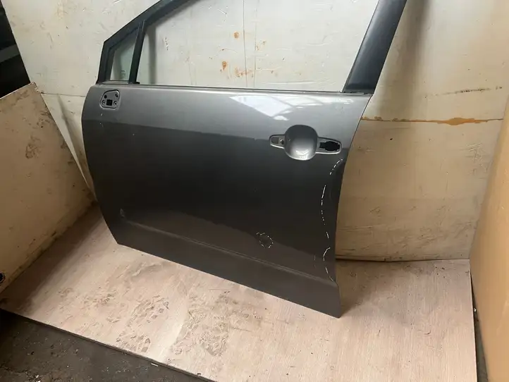 Toyota Corolla Verso AR10 (2004 - 2009) Дверь — фото 3
