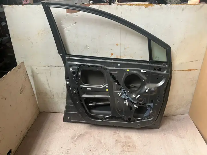 Toyota Corolla Verso AR10 (2004 - 2009) Дверь — фото 5