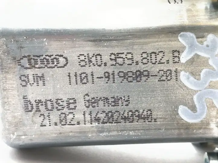 Audi A8 S8 D4 4H (2010 - 2014) 8K0959802B Стеклоподъемник задней двери — фото 4