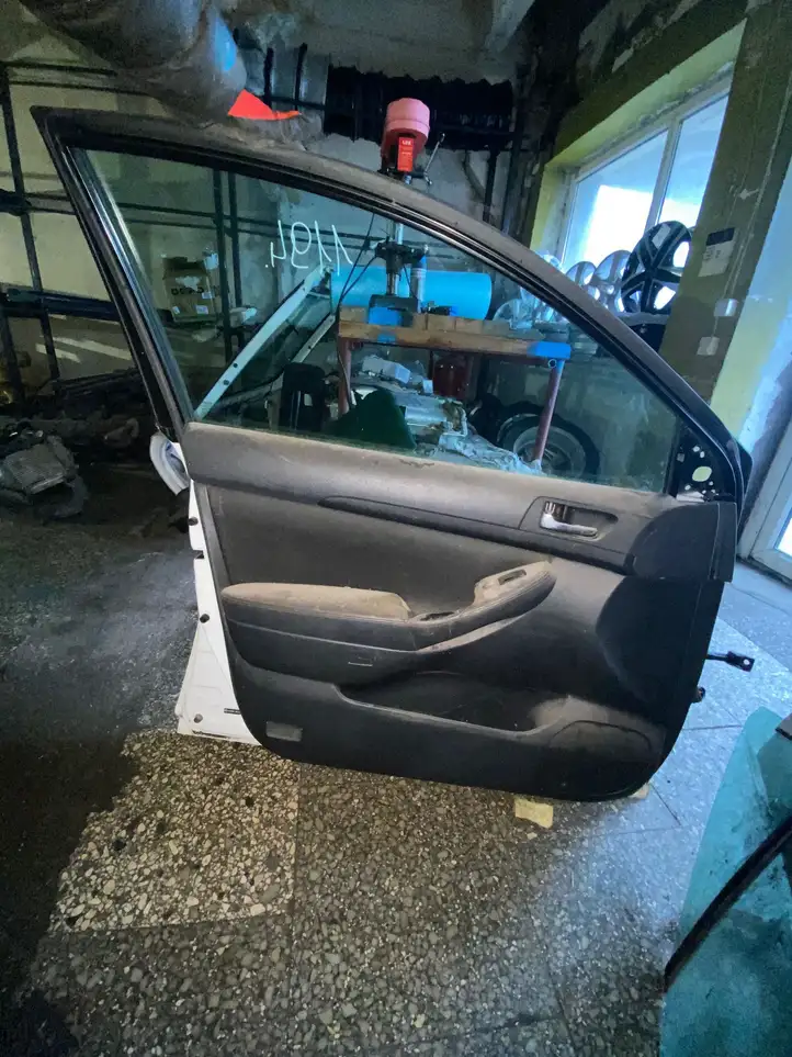 Toyota Avensis T250 (2006 - 2009) Дверь — фото 2