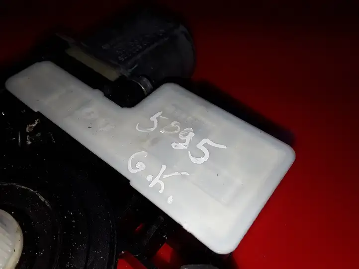 Skoda Octavia Mk3 (5E) (2013 - 2019) 5Q0959811A Стеклоподъемник задней двери — фото 3