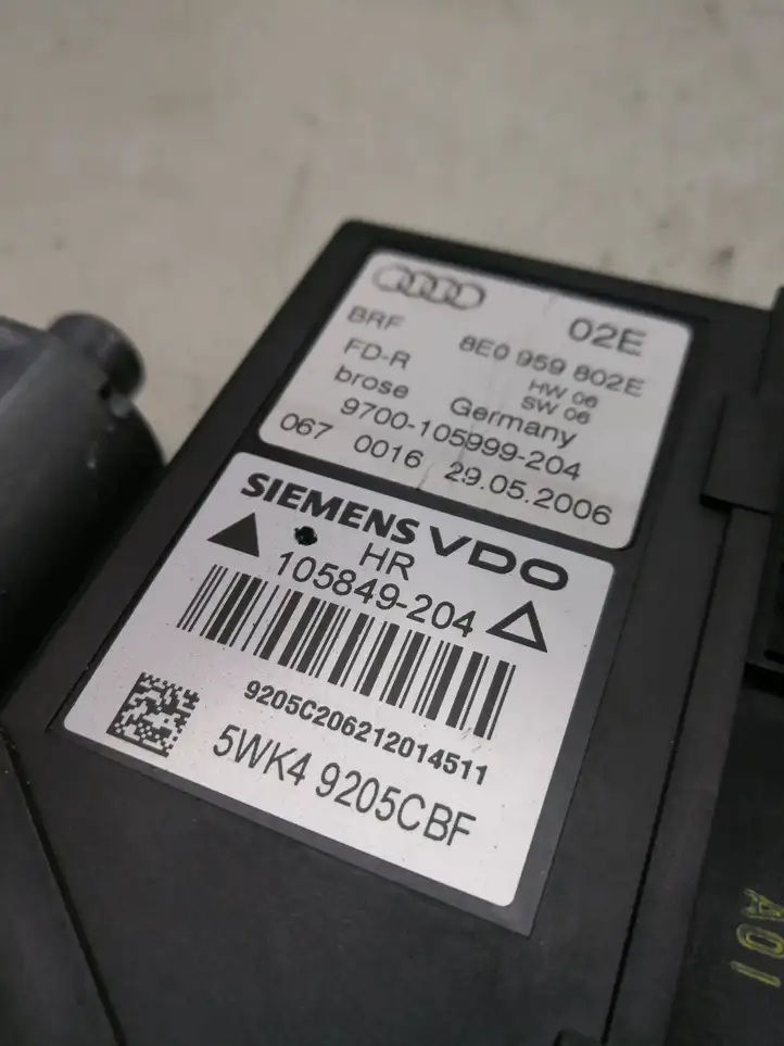 Audi A4 S4 B7 8E 8H (2004 - 2009) 8E0959802E Стеклоподъемник задней двери — фото 3