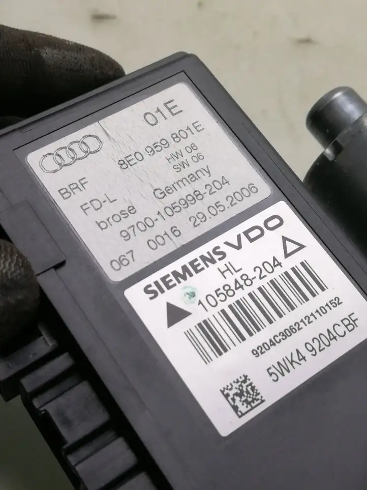 Audi A4 S4 B7 8E 8H (2004 - 2009) 8E0959801E Стеклоподъемник задней двери — фото 4