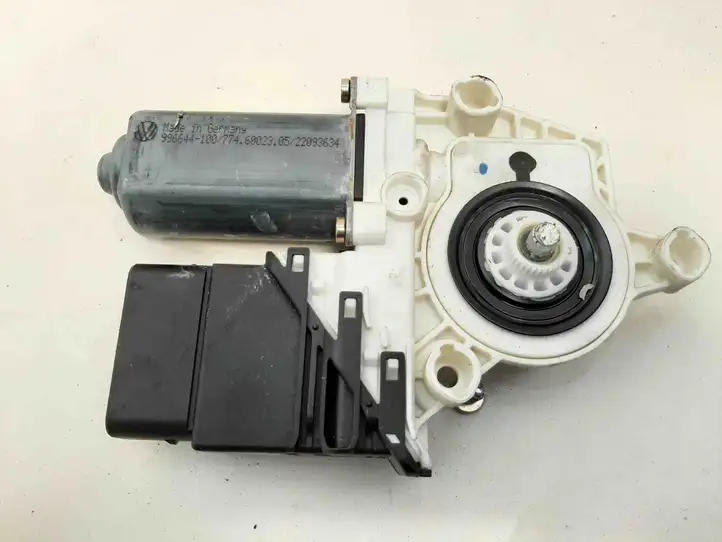 Volkswagen Touran I (2003 - 2010) F005S00155 Стеклоподъемник задней двери — фото 1