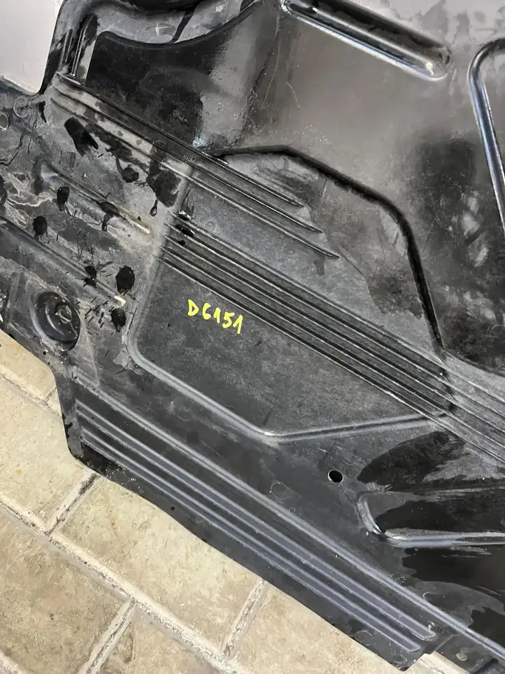 Mercedes-Benz E W238 (2017 - ) A238680010 Боковая защита днища — фото 5