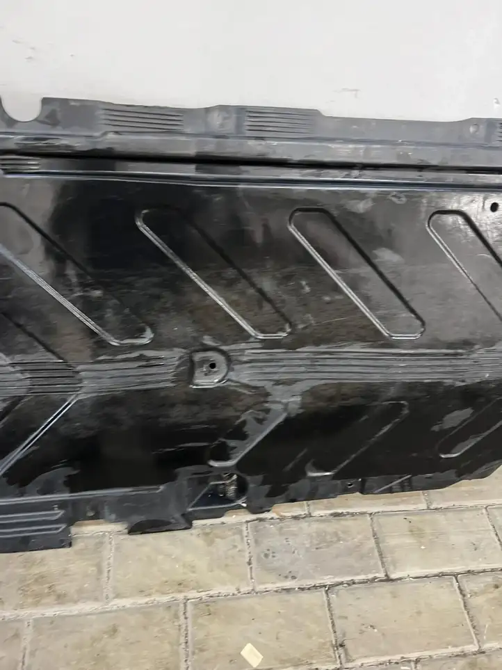 Mercedes-Benz E W238 (2017 - ) A238680010 Боковая защита днища — фото 7