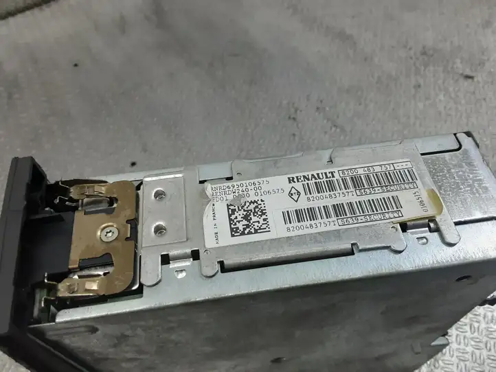 Renault Megane II (2002 - 2005) 8200483757 Магнитола / мультимедийная система — фото 3