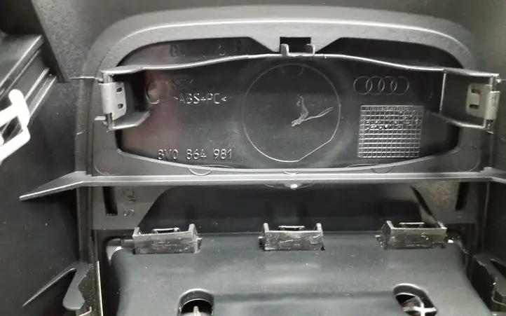 Audi A3/S3 8V (2012 - 2016) 8V0864981 Прочие детали салона — фото 4