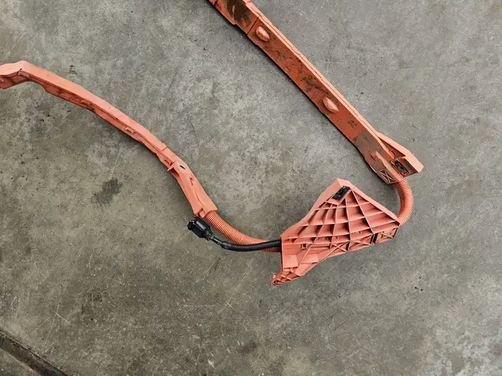 Lexus UX 300e (2020 - )  821H1 Другой проводник