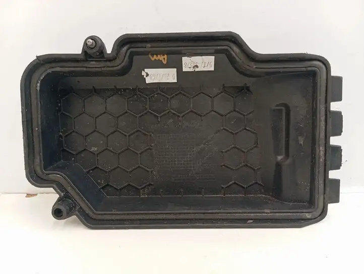 Mercedes-Benz GLE W167 (2019 - ) A1675404601 Крышка ящика предохранителей — фото 2
