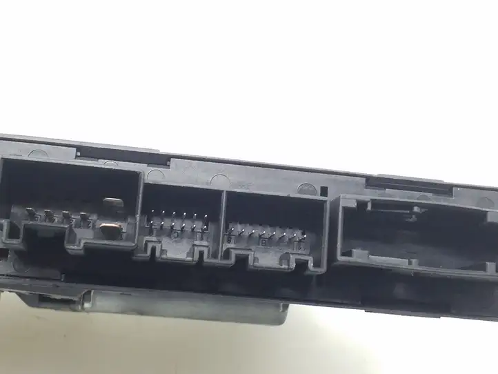 Seat Exeo (3R) (2008 - 2013) 8E0959802E Стеклоподъемник задней двери — фото 1