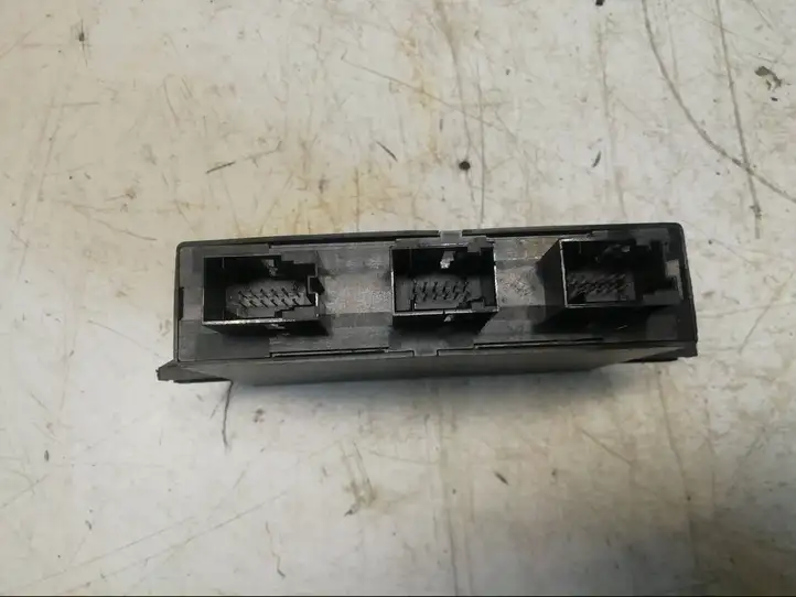 Land Rover Range Rover L322 (2005 - 2009) YWC000931 Блок управления парктрониками — фото 1
