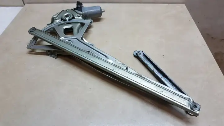 Toyota Prius (XW20) (2003 - 2009) Стеклоподъемник задней двери — фото 1