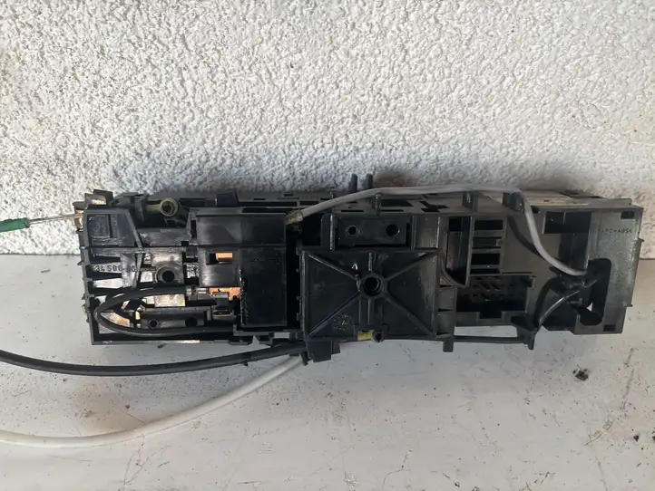 Mercedes-Benz Sprinter W901 W902 W903 W904 (1995 - 2007) A0008306385 Модуль управления кондиционером — фото 3
