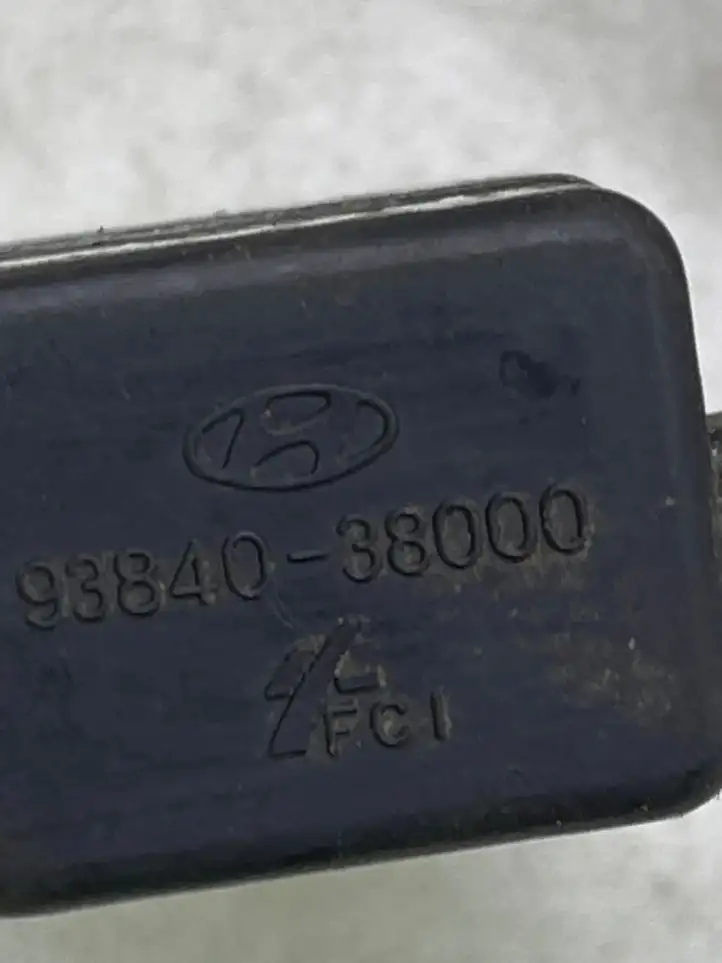Hyundai Terracan (2001 - 2004) 9384038000 Датчик педали тормоза — фото 3