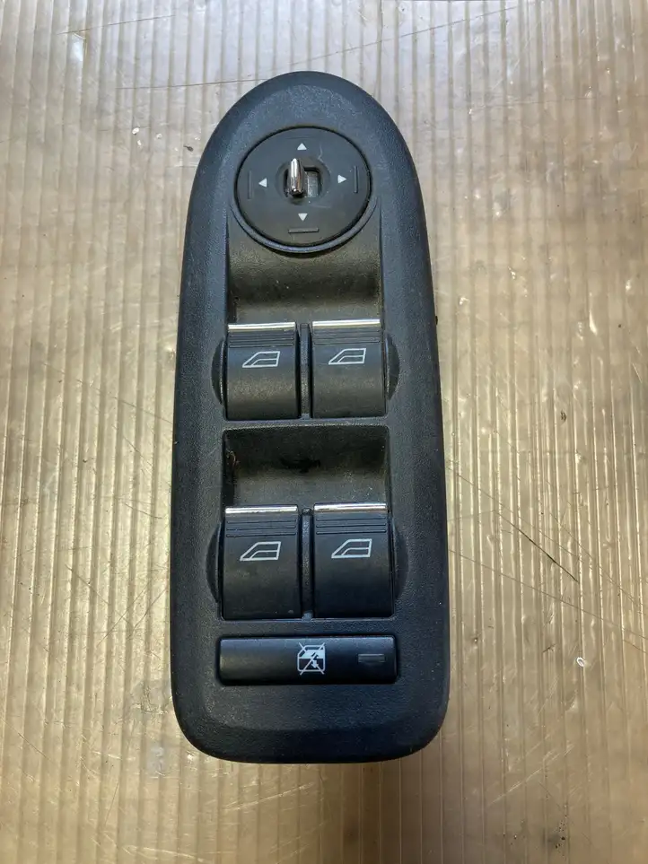 Ford Kuga I (2008 - 2012) 8M5T14A132AC Кнопка стеклоподъемников — фото 1