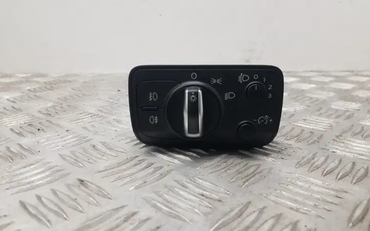 Audi A3/S3 8V (2012 - 2016) 8V0941531AG Включатель фонарей — фото 1