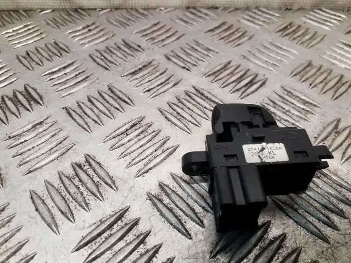 Nissan Juke I F15 (2010 - 2018) 254111KL0A Блок кнопок стеклоподъемников — фото 4