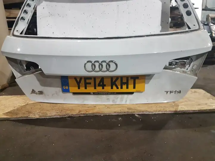 Audi A3/S3 8V (2012 - 2016) Крышка багажника — фото 1